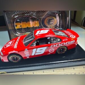 NASCAR #19 dodge show car 2000 intrepid r/t elite 1:24 model